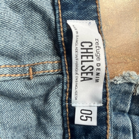 cute butterfly ripped jean shorts - Picture 7 of 7